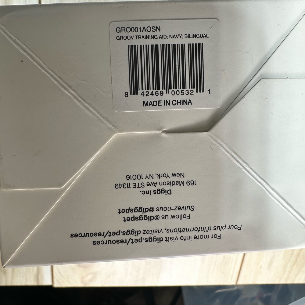 NEW Diggs Groov Crate Training Aid - Navy Blue - Puppy Enrichment Lick Toy Dogs - Picture 5 of 6